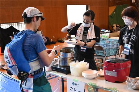 休憩ポイントではカレー