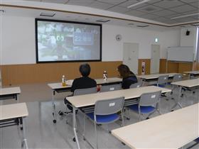 施設紹介のビデオ上映2