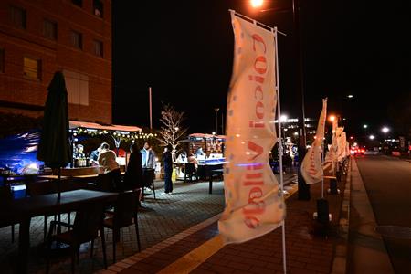 夜の屋台村