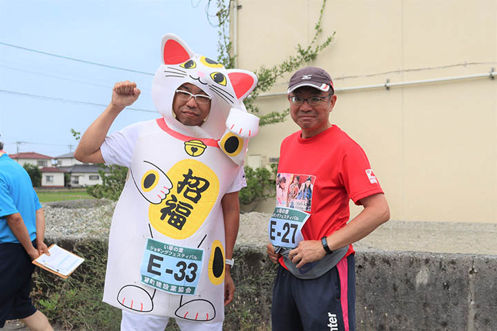 招き猫姿でジョギングフェスティバルに参加