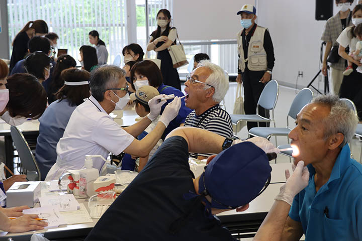 多くの人が歯科検診を受信しました