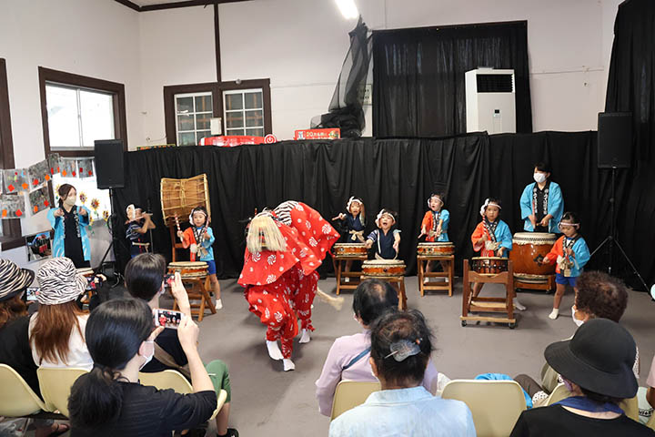 みずほ保育園の園児らによる楽器演奏
