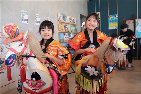 妙見祭の木馬を体験