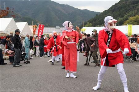 ▲爆笑ひょっとこおどり「さくら会」