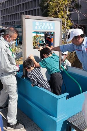 水圧ドア体験