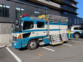 警察車両