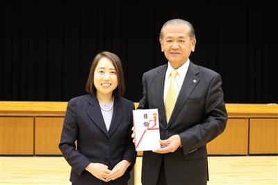 ▲大澤社長（左）と中村市長