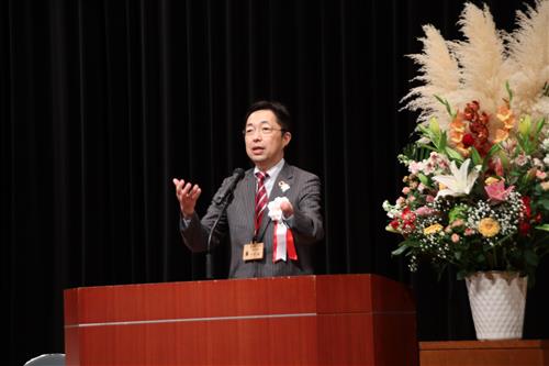 ▲あいさつを行う木村敬県知事