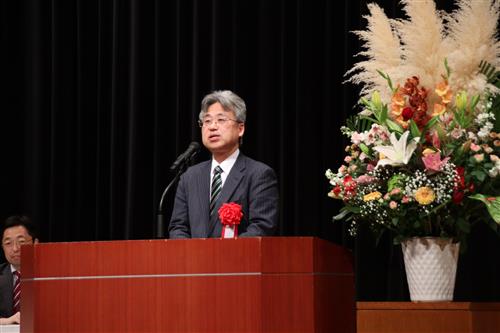 ▲来賓あいさつを行う森田康夫九州地方整備局長