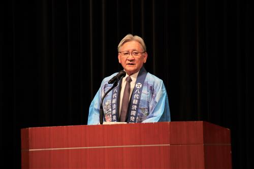 ▲意見発表を行う八代・天草シーライン建設促進民間協力期成会の吉住一郎会長