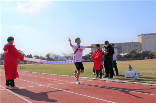 ▲1位でゴールした山本さん