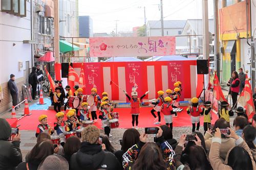 ▲ひので保育園園児による鼓隊演奏 