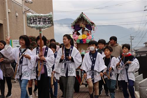 地区の子ども会の子どもみこし