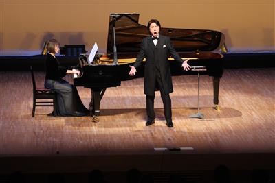 オープニングステージの写真