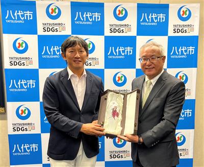 楊総領事