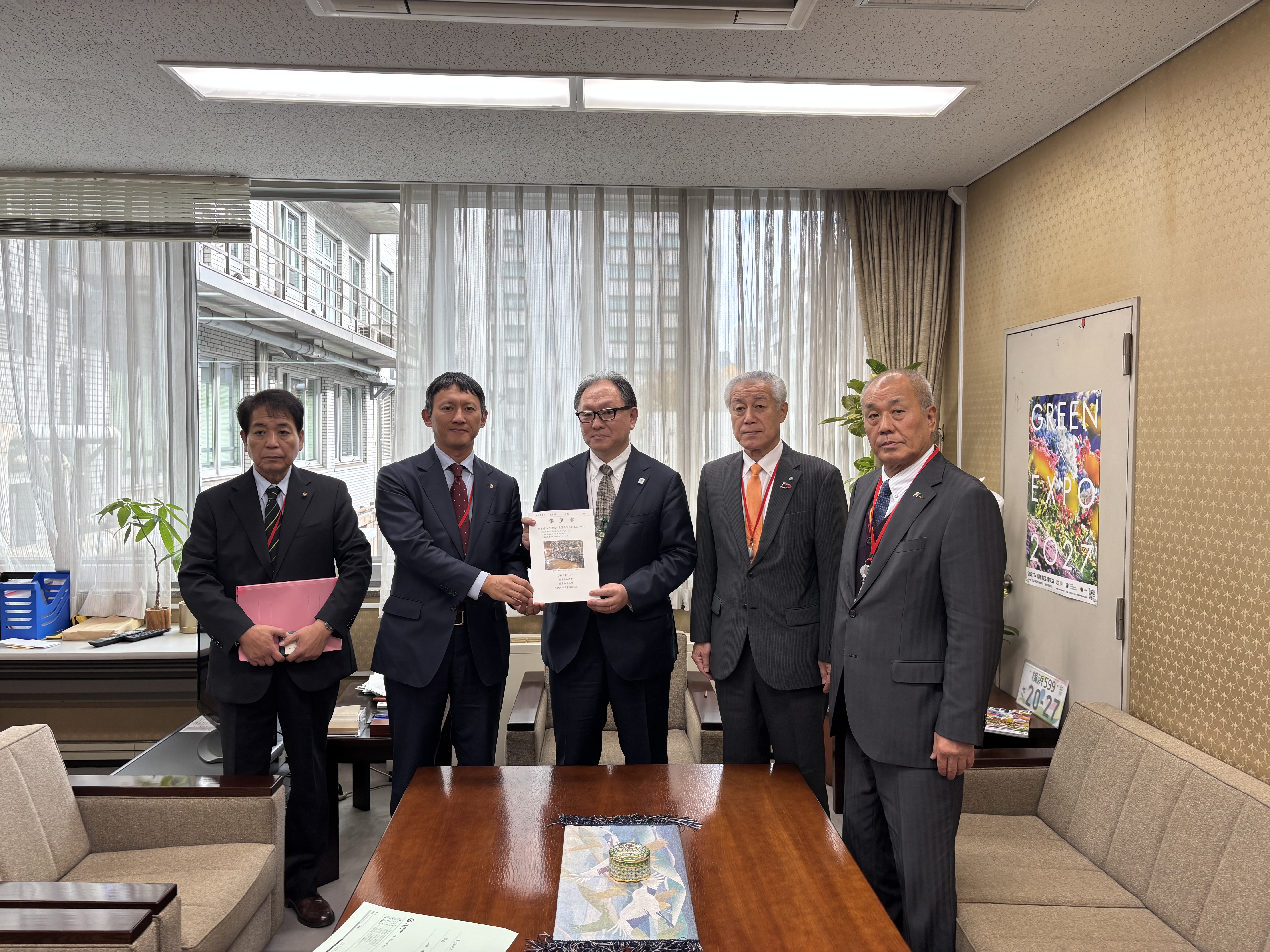 1118_1300_（農水省）○山口農産局長 (1)