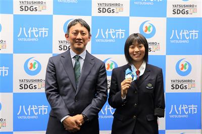 小野市長（左）と太田さん(右)