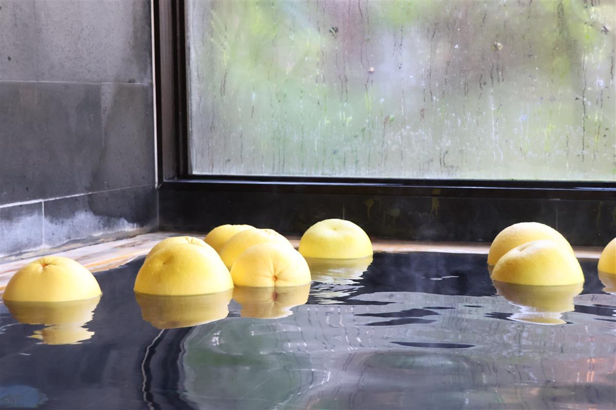 入賞した皆さんと関係者らの画像