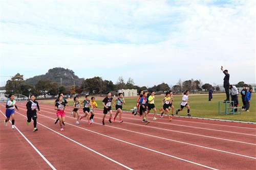 16チームで一斉にスタート