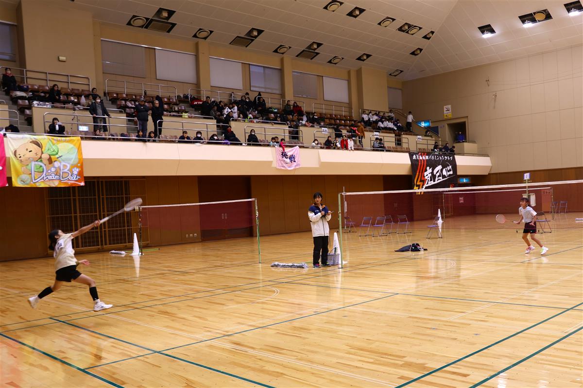 ▲決勝戦で熱戦を繰り広げる選手らの画像