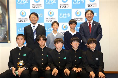 小野市長と同クラブの選手・井村監督