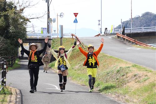 決めポーズのウオーカー