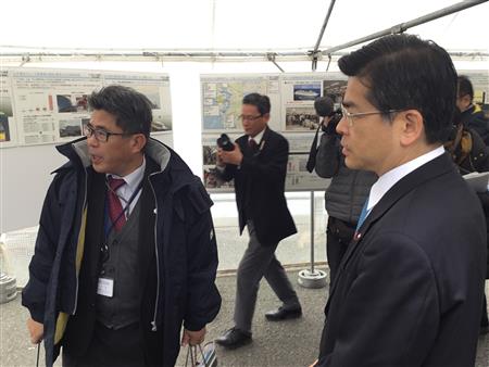 石井国土交通大臣八代港視察1