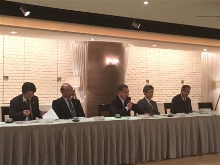 給食週間に伴う第七中学校生徒との給食会食